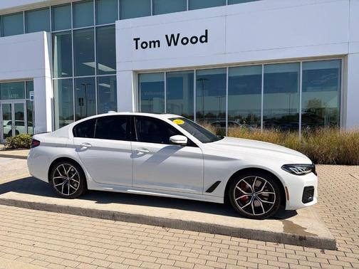 Alpine White 2023 BMW 540 i xDrive