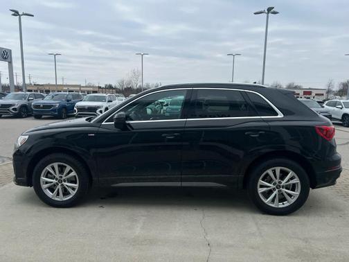 2025 Audi Q3 45 S line Premium