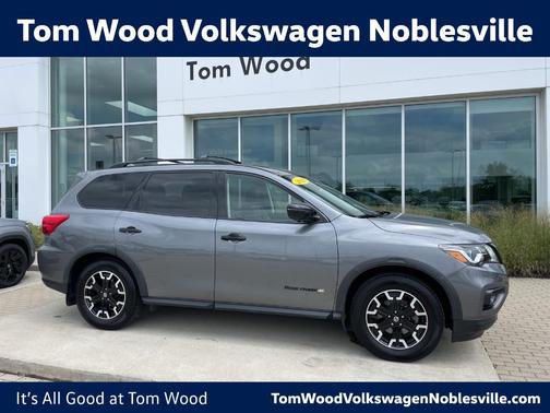2020 Nissan Pathfinder SL
