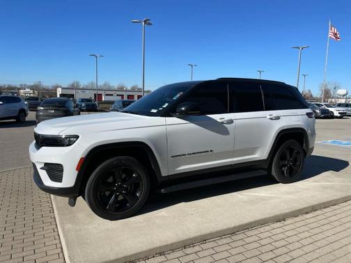 2023 Jeep Grand Cherokee Altitude