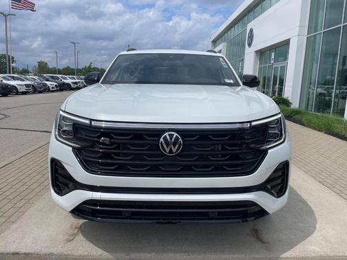 Opal White Pearl 2026 Volkswagen Atlas Cross Sport 2.0T SEL R-Line Black