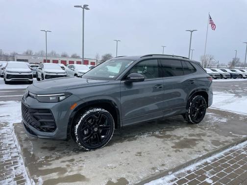 2026 Volkswagen Tiguan 2.0T SE R-Line Black