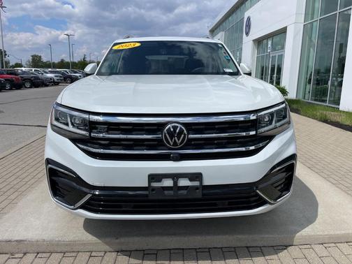 Opal White Pearl Effect 2023 Volkswagen Atlas 3.6L SEL Premium R-Line