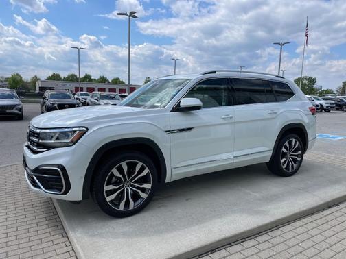 Opal White Pearl Effect 2023 Volkswagen Atlas 3.6L SEL Premium R-Line