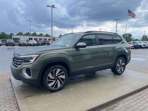 Avocado Green Pearl 2026 Volkswagen Atlas 2.0T SE W/TECHNOLOGY