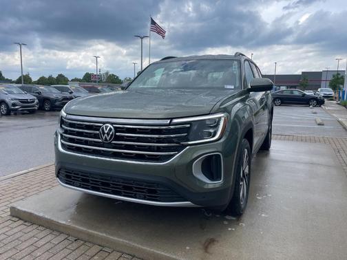 Avocado Green Pearl 2026 Volkswagen Atlas 2.0T SE W/TECHNOLOGY