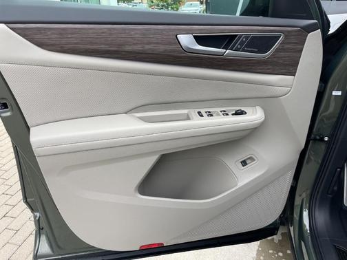Avocado Green Pearl 2026 Volkswagen Atlas 2.0T SEL Premium R-Line