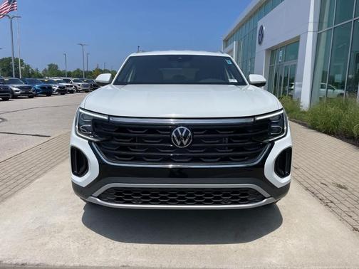 2025 Volkswagen Atlas Cross Sport 2.0T SE w/Technology