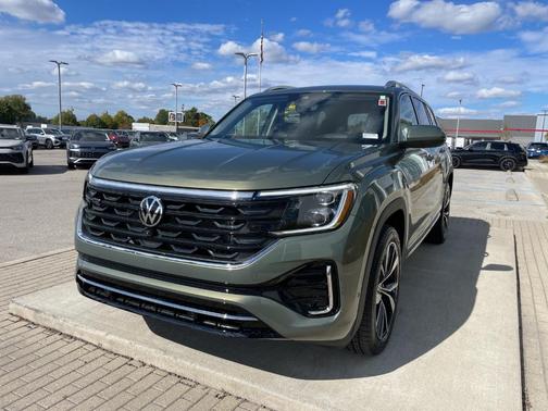 2026 Volkswagen Atlas 2.0T SEL Premium R-Line