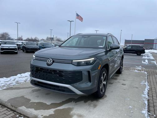 2025 Volkswagen Tiguan 2.0T SE