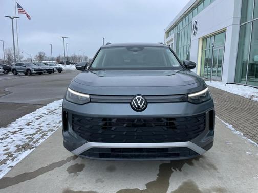 2025 Volkswagen Tiguan 2.0T SE