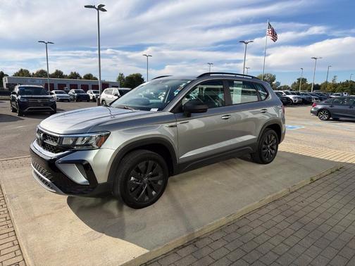 Pyrite Silver Metallic 2024 Volkswagen Taos 1.5T S