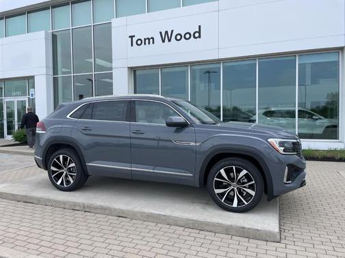 Pure Gray 2026 Volkswagen Atlas Cross Sport 2.0T SEL Premium R-Line