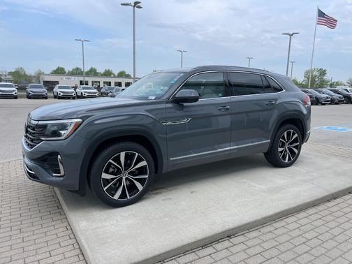 Pure Gray 2026 Volkswagen Atlas Cross Sport 2.0T SEL Premium R-Line