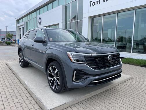 Pure Gray 2026 Volkswagen Atlas Cross Sport 2.0T SEL Premium R-Line