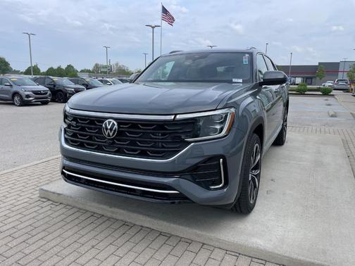 Pure Gray 2026 Volkswagen Atlas Cross Sport 2.0T SEL Premium R-Line
