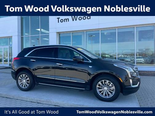 Stellar Black Metallic 2019 Cadillac XT5 Luxury