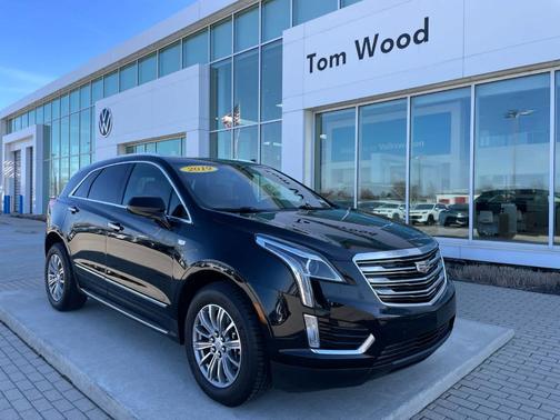 Stellar Black Metallic 2019 Cadillac XT5 Luxury
