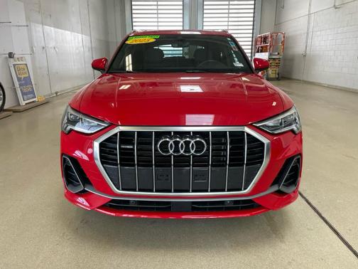 2025 Audi Q3 45 S line Premium