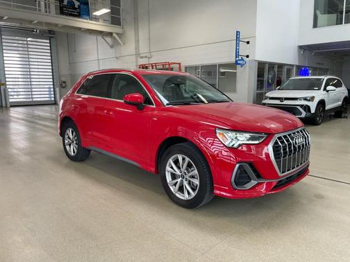 2025 Audi Q3 45 S line Premium