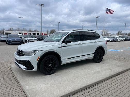 2022 Volkswagen Tiguan 2.0T SE R-Line Black