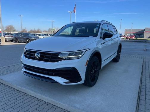 2022 Volkswagen Tiguan 2.0T SE R-Line Black