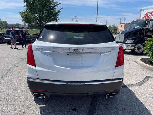 Crystal White Tri-Coat 2017 Cadillac XT5 Luxury