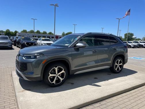 Platinum Gray Metallic 2026 Volkswagen Tiguan 2.0T SE