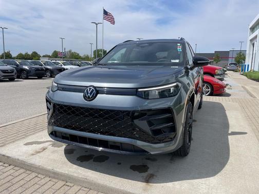 Platinum Gray Metallic 2026 Volkswagen Tiguan 2.0T SE R-Line Black