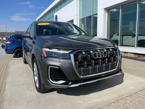 2025 Audi Q7 55 Premium Plus