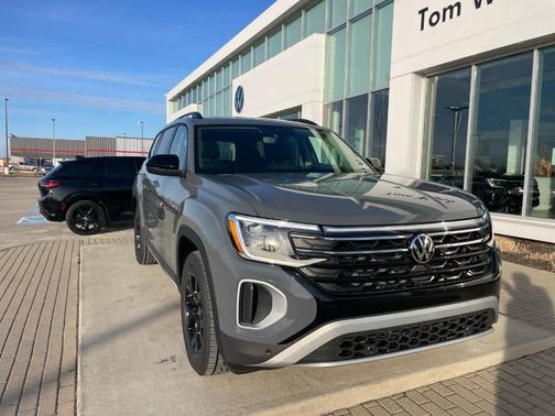 2026 Volkswagen Atlas 2.0T Peak Edition