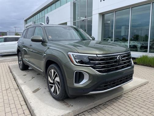 Avocado Green Pearl 2026 Volkswagen Atlas 2.0T SEL