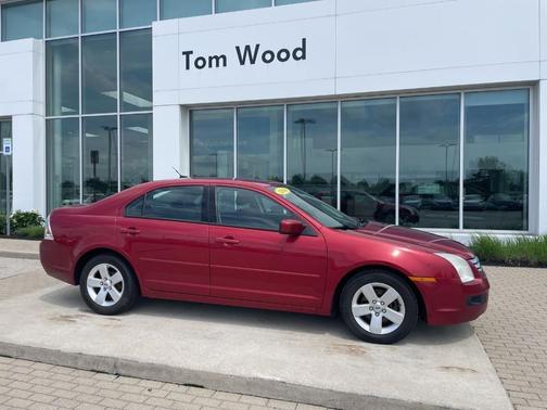 Red 2008 Ford Fusion SE