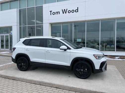 Pure White 2026 Volkswagen Taos 1.5T SE