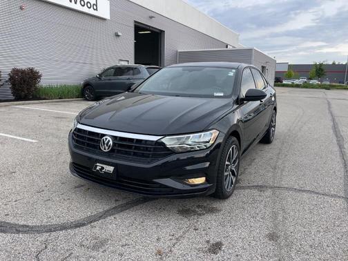 Deep Black Pearl Effect 2019 Volkswagen Jetta 1.4T R-Line