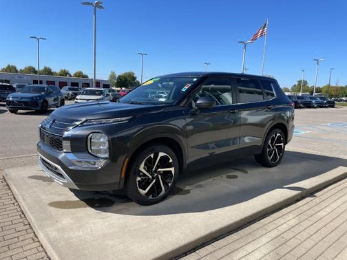 2024 Mitsubishi Outlander SE Black Edition