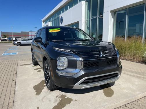 2024 Mitsubishi Outlander SE Black Edition