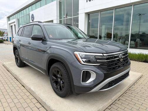 Pure Gray 2026 Volkswagen Atlas 2.0T Peak Edition