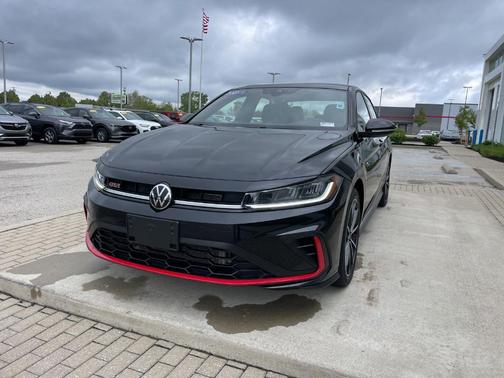 Deep Black Pearl Effect 2025 Volkswagen Jetta GLI 2.0T Autobahn