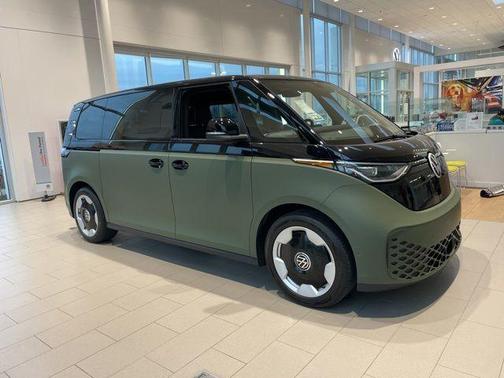 Deep Black Pearl Effect 2025 Volkswagen ID. Buzz Pro S