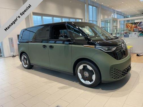 Deep Black Pearl Effect 2025 Volkswagen ID. Buzz Pro S