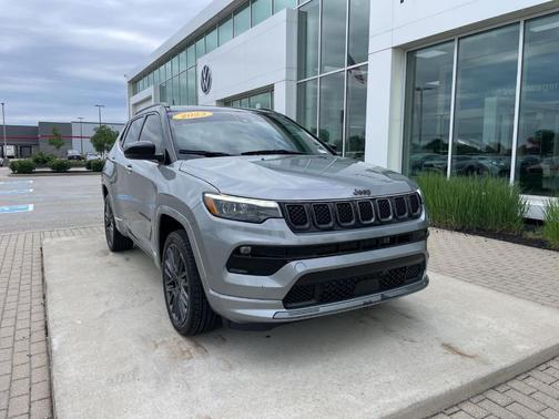 Billet Silver Metallic Clearcoat 2023 Jeep Compass Altitude