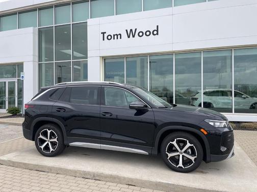 Deep Black Pearl Effect 2026 Volkswagen Tiguan 2.0T SE