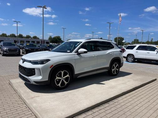 Pure White 2025 Volkswagen Tiguan 2.0T SE