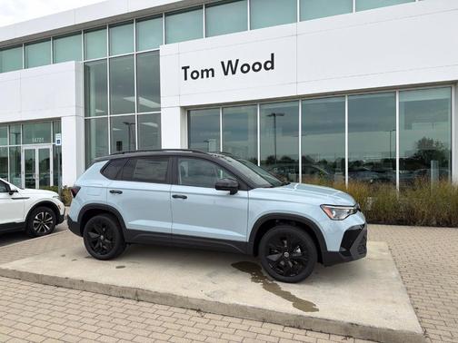 Gray 2027 Volkswagen Taos 1.5T SE