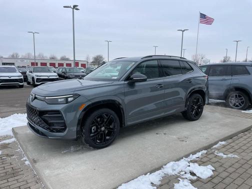 2026 Volkswagen Tiguan 2.0T SE R-Line Black