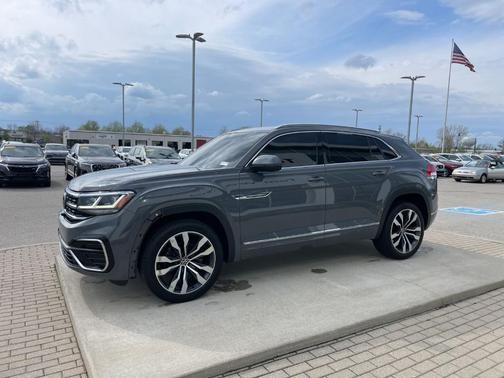 Pure Gray 2020 Volkswagen Atlas Cross Sport 3.6L V6 SEL Premium R-Line