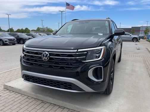 Deep Black Pearl 2026 Volkswagen Atlas 2.0T Peak Edition