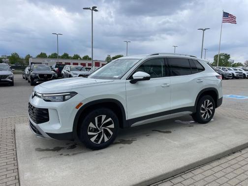 Pure White 2026 Volkswagen Tiguan 2.0T S