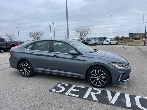 2025 Volkswagen Jetta 1.5T SE
